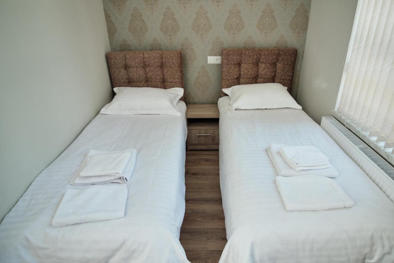 Ro Metro Aparthotel Guiumri Exterior foto