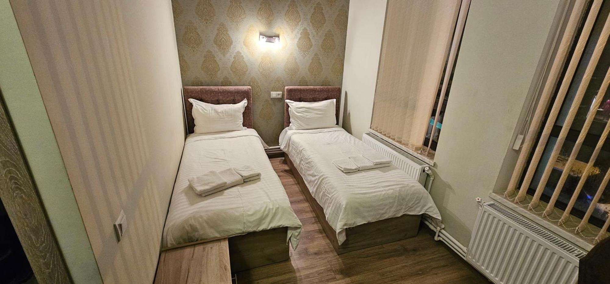 Ro Metro Aparthotel Guiumri Exterior foto