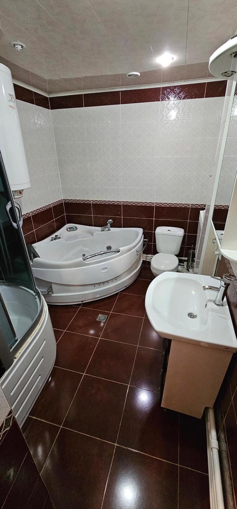 Ro Metro Aparthotel Guiumri Exterior foto