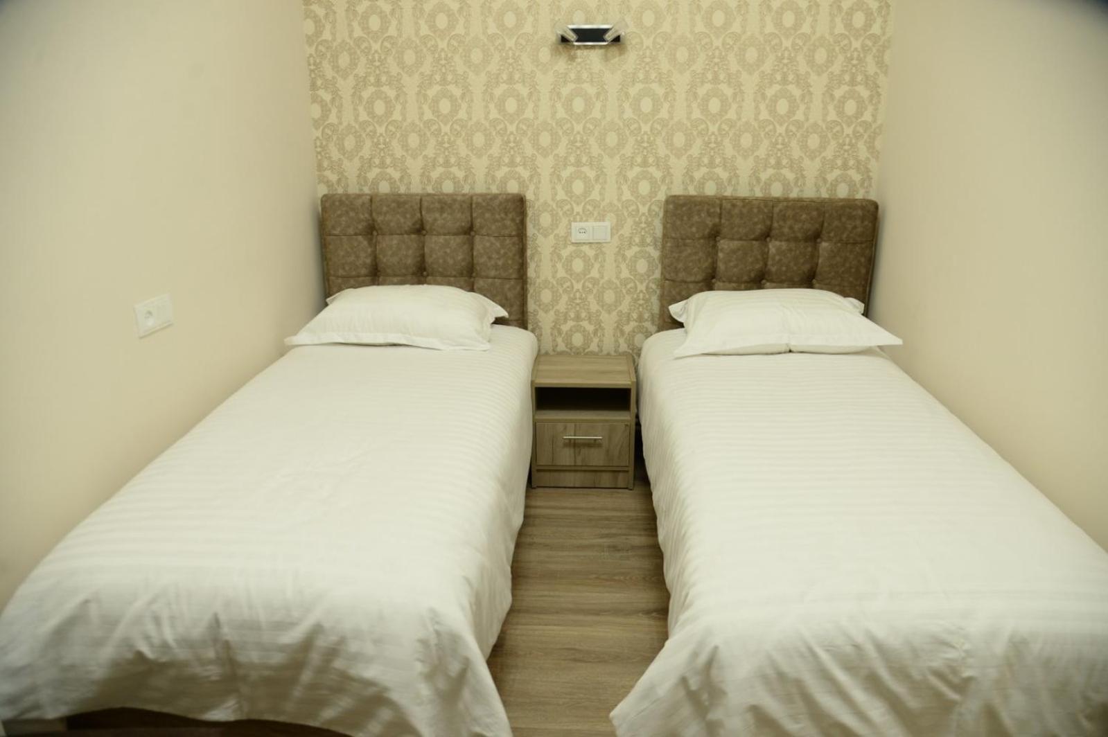 Ro Metro Aparthotel Guiumri Exterior foto